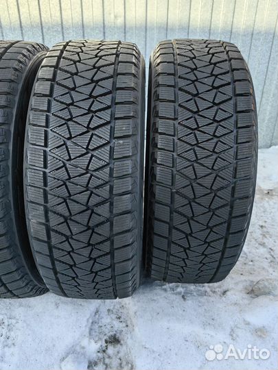 Bridgestone Blizzak DM-V2 225/60 R17 99Q