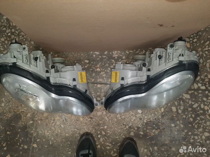 Фара левая Mercedes Benz W203 A2038203161