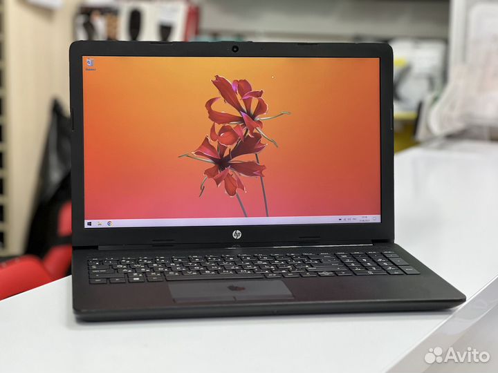 Мощный HP 15 FHD Core i5-8265U 8Gb озу 256Gb SSD