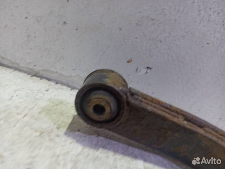 Рычаг передний правый верхний