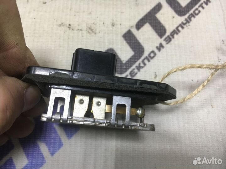 Резистор отопителя Тойота Королла Е150