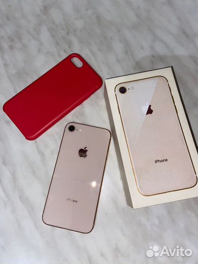 Телефон iPhone 8