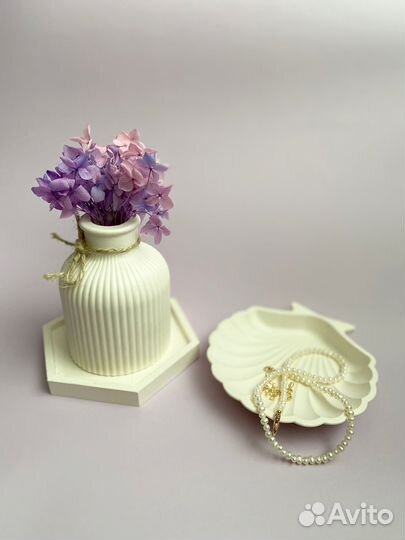 Ваза из гипса