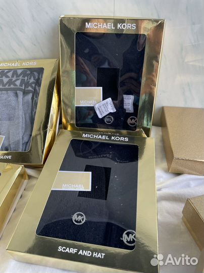 Комплект шапка шарф перчатки michael kors
