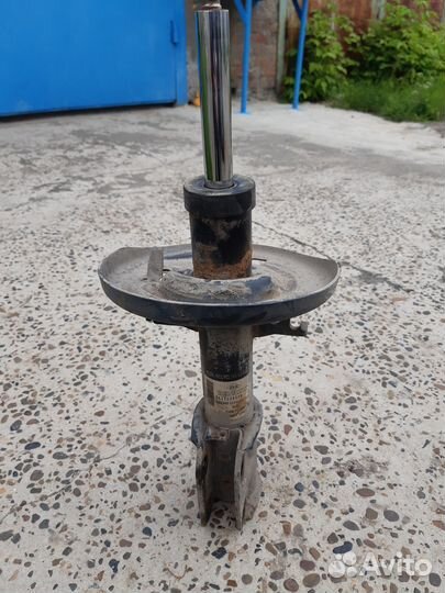 Амортизатор renault передний