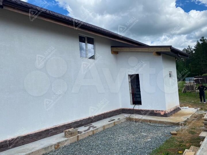 Коттедж 191,5 м² на участке 7,2 сот.