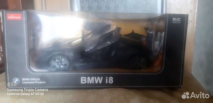 Машина на радиоуправлении BMW I8