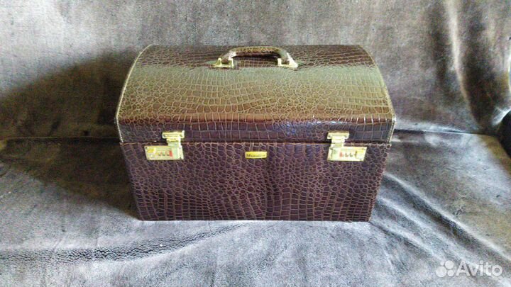 Набор столовых приборов на 12 персон