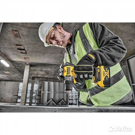 Аккумуляторная дрель-шуруповерт DeWalt DCD800P2T-Q