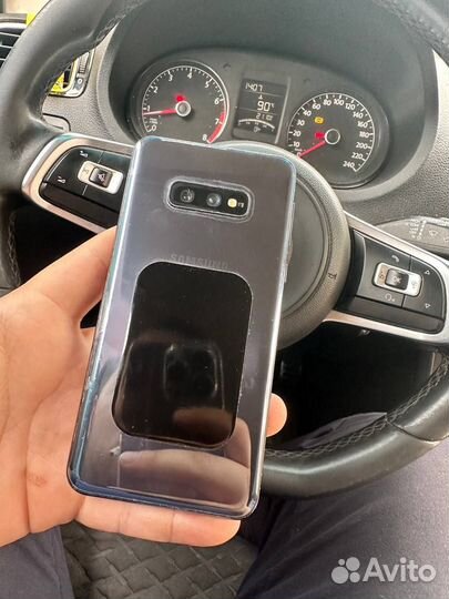 Samsung Galaxy S10e, 6/128 ГБ