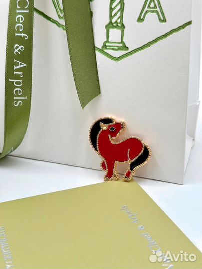 Брошь van cleef