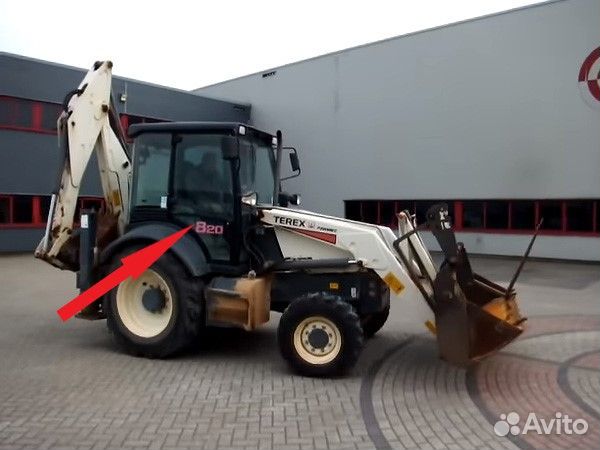 Terex 820/825/860 Стекло дверное правое нижнее