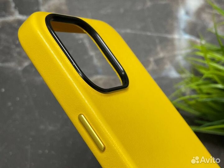 Чехол на iPhone 15 Pro Max кожаный