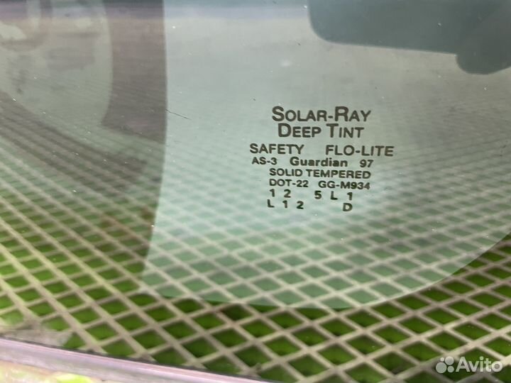 Заднее правое боковое стекло Chevrolet Tahoe GMT40