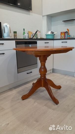 Кухонный стол