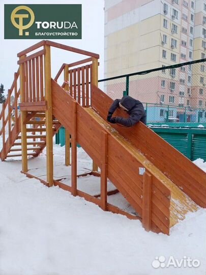 Зимняя горка. Детская деревянная горка для тюбинга