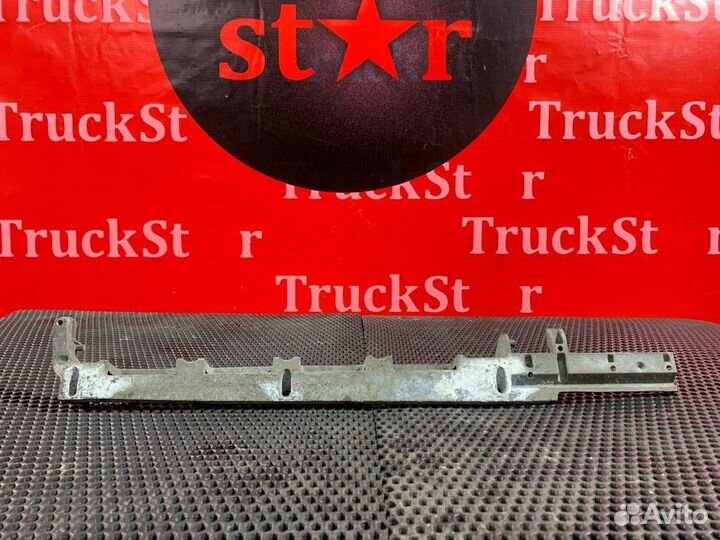 Подножка левая Daf XF106