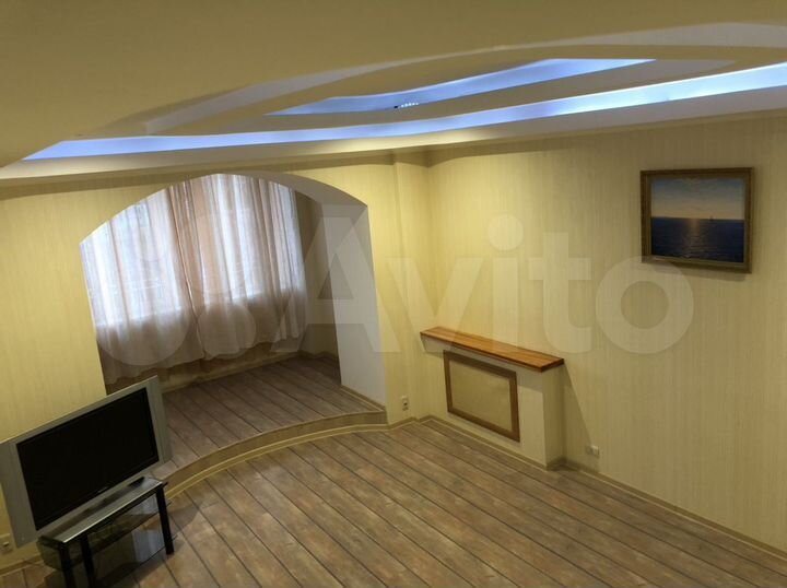 3-к. квартира, 125 м², 1/2 эт.