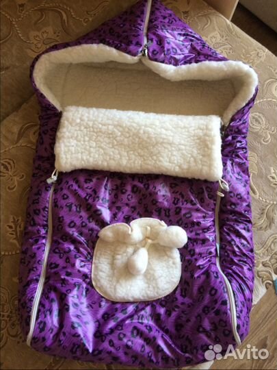 Конверт из овчины и подарок боди