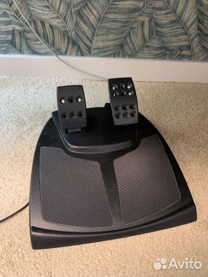 900 градусов игровой руль logitech momo racing