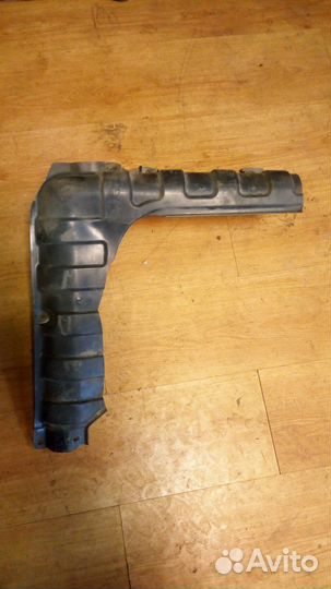 Пыльник моторного отсека левый на Солярис 1