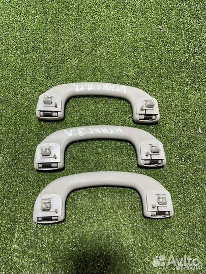 Ручка потолочная Сузуки Игнис 2002г