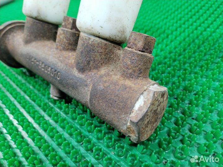 Главный тормозной цилиндр УАЗ Буханка 452 1997