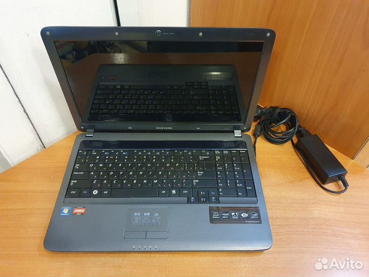 Samsung R525-JS03