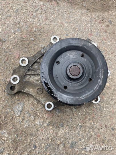 Насос водяной Toyota RAV4 2.2 Diesel