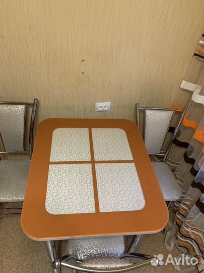 Кухонный стол