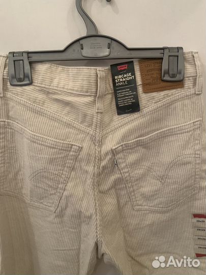 Новые с бирками джинсы 29 р Levi's