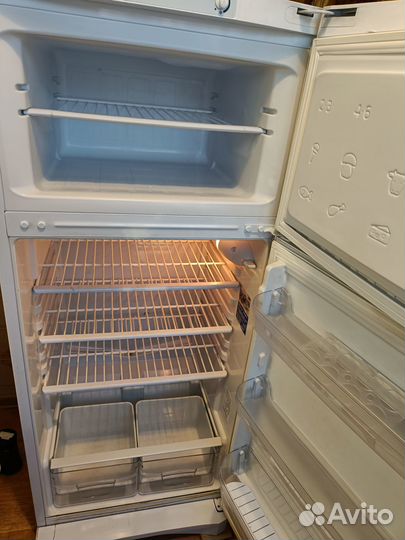 Холодильник бу Indesit NTA 14R