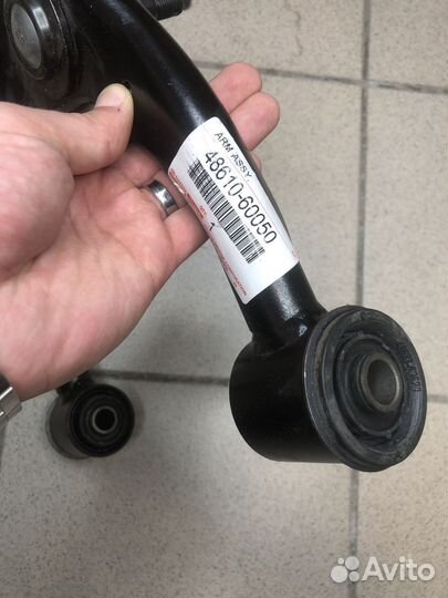 Рычаг верхний правый toyota 4861060050