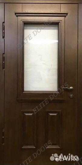 Металлическая входная дверь с окном