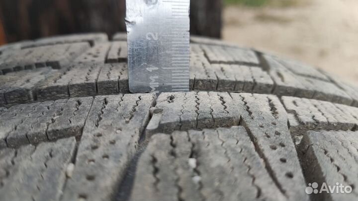 Bridgestone Blizzak Revo2 215/60 R17