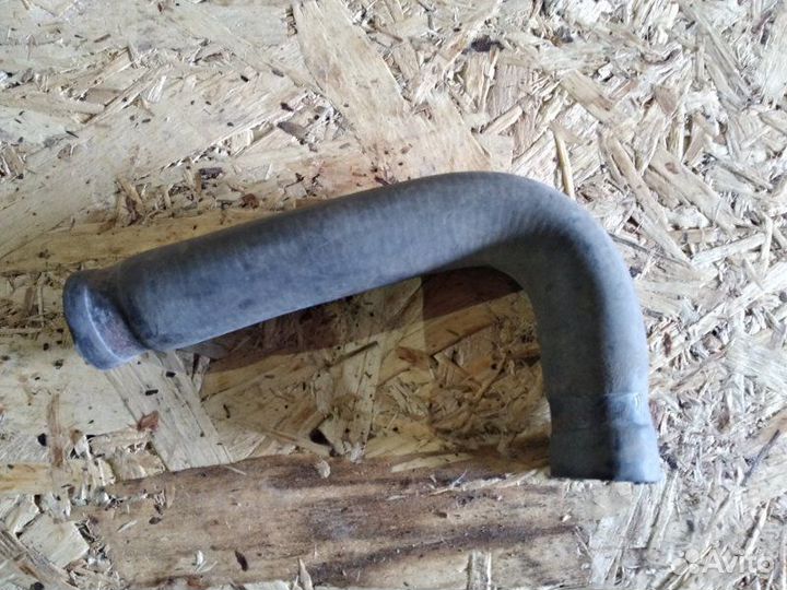 Патрубок системы охлаждения Mercedes Vito W639 2.2