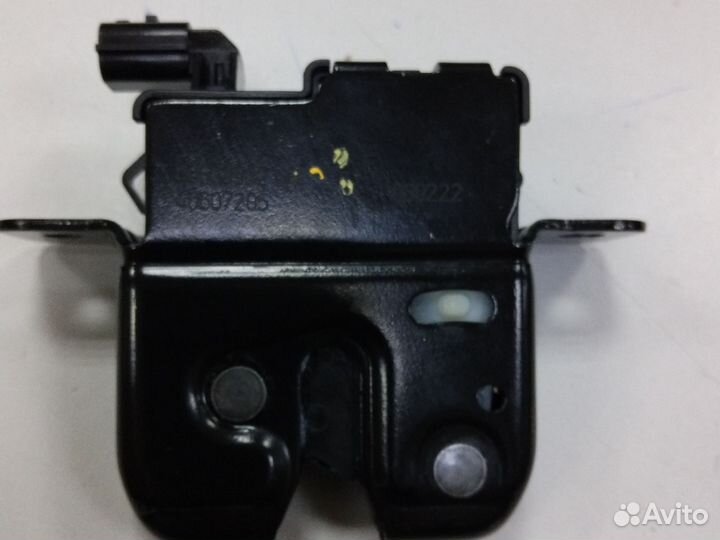 Замок багажника Renault duster