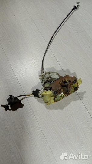 Замок двери задней правой Ford-Форд Focus I 1998