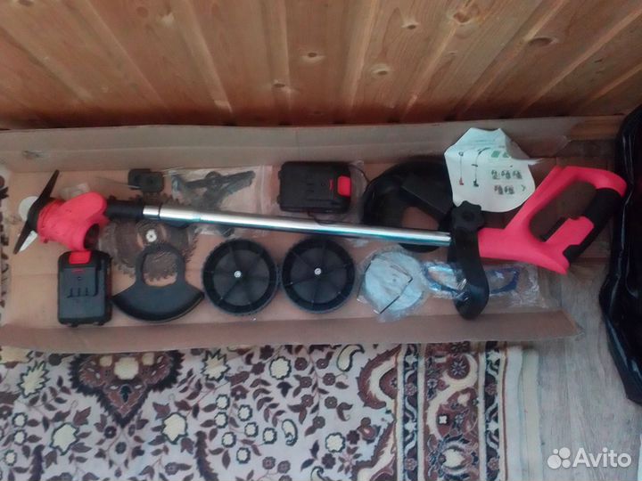 Газонокосилка аккумуляторная