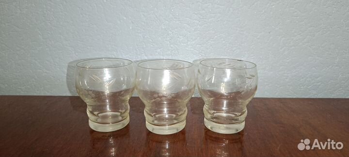 Тарелки, стаканы, рюмки