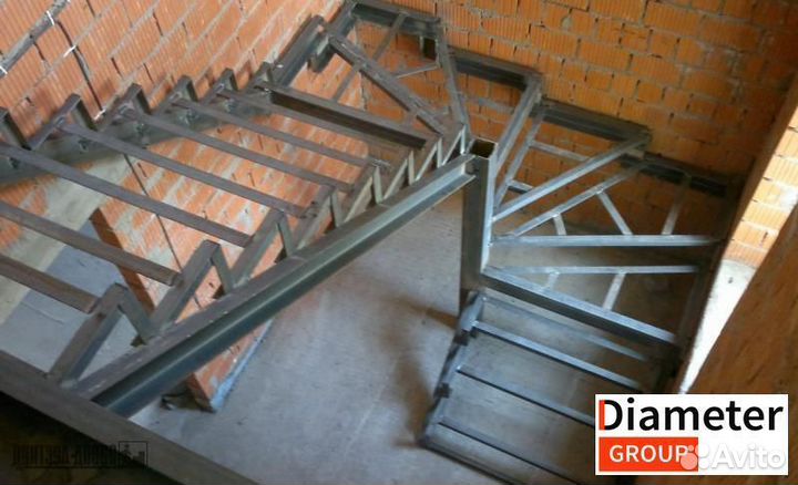 Монтаж прямой лестницы для пенсионеров