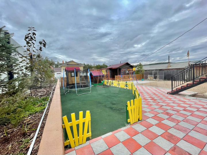 Дом 214 м² на участке 8,4 сот.