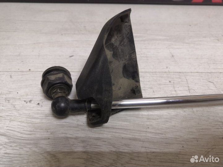 Амортизатор стекла двери багажника задний левый