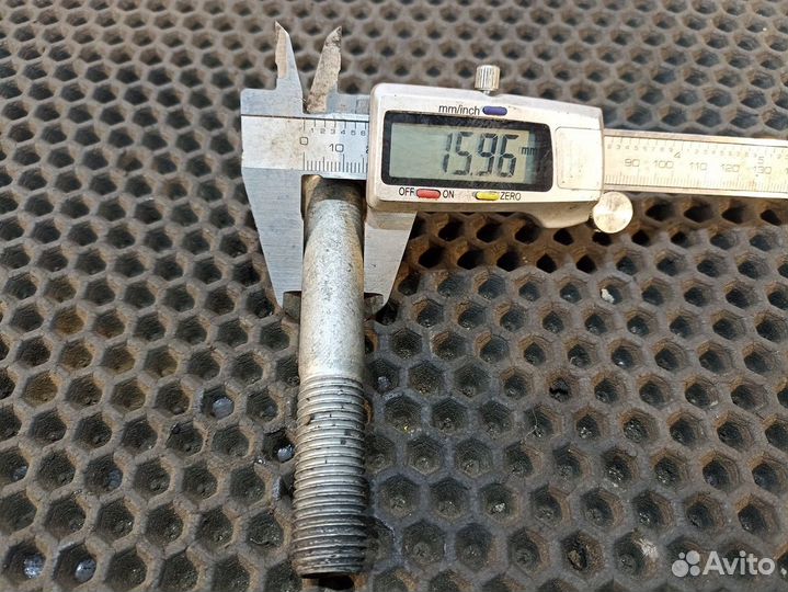 Комплект болтов подушек кабины