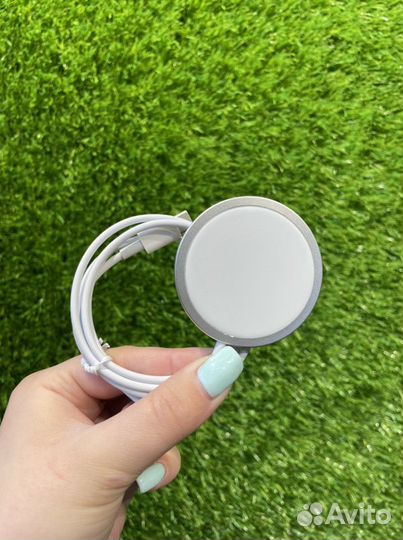 Беспроводное магнитное зарядное устройство Borofon