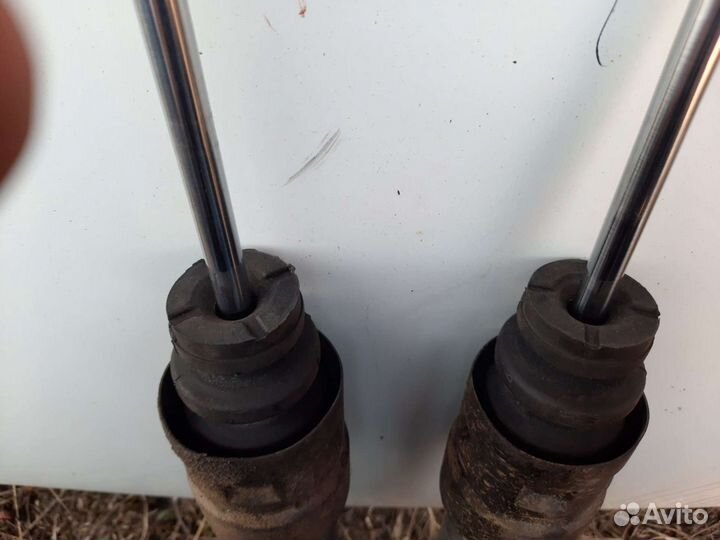 Амортизаторы Мицубиси Кольт