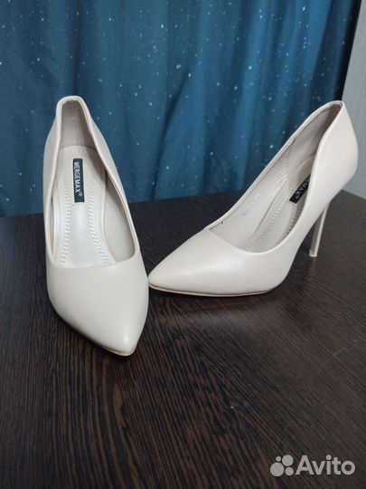 Туфли женские 38 размер бежевые