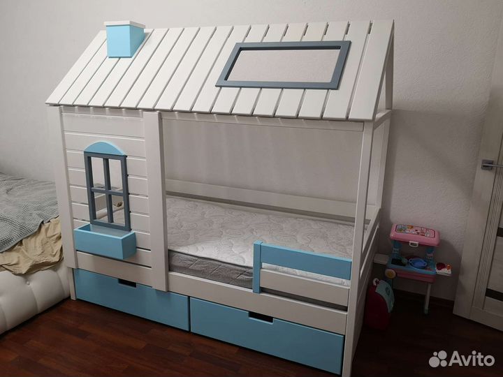 Кровать домик