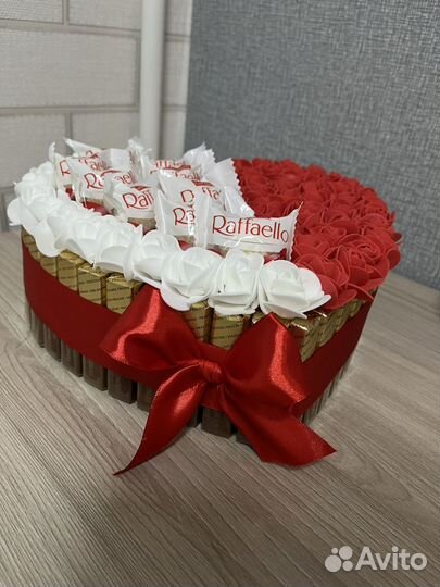Торт сердце из конфет, подарок