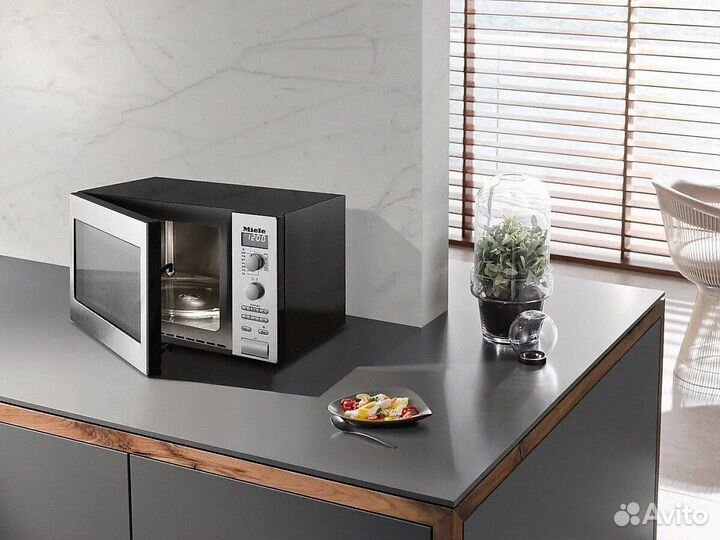 Микроволновая печь Miele M 6012 SC новая